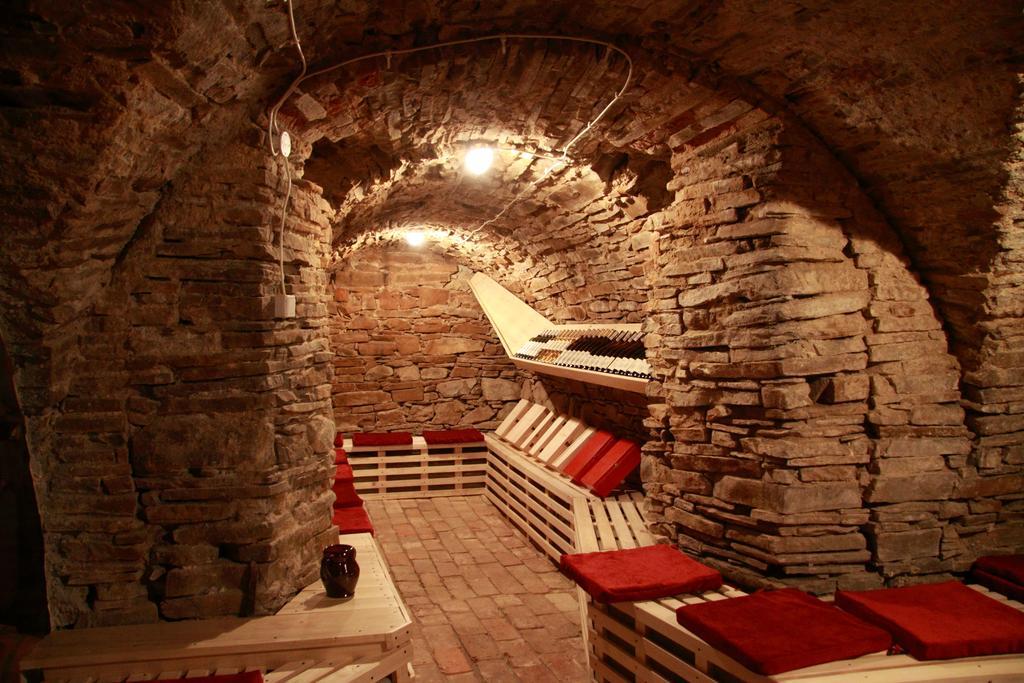 Dwor Kombornia Hotel&Spa Екстериор снимка