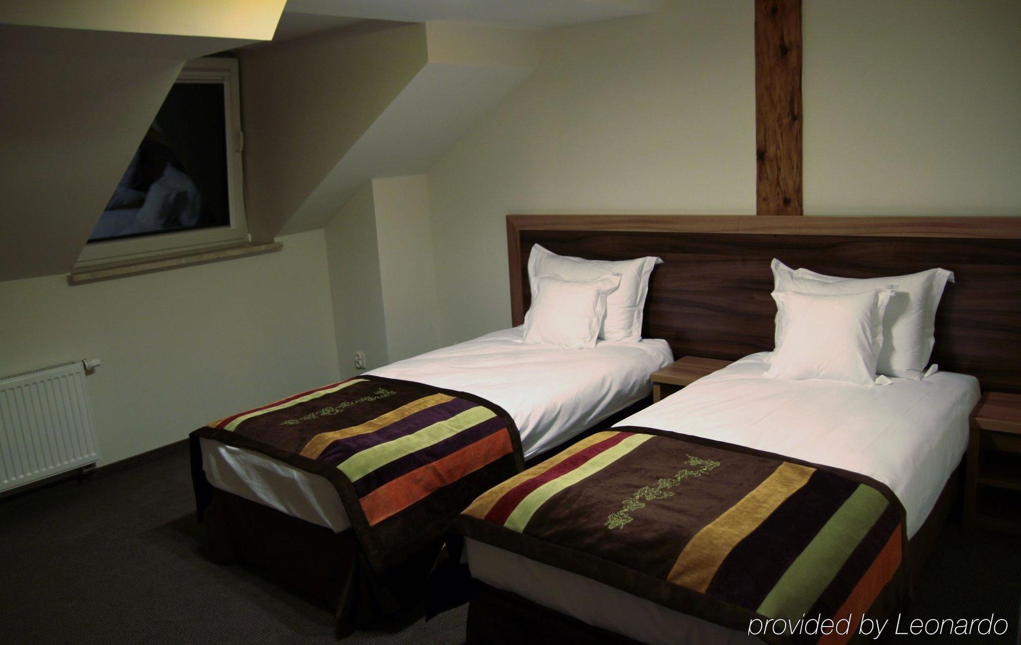 Dwor Kombornia Hotel&Spa Екстериор снимка